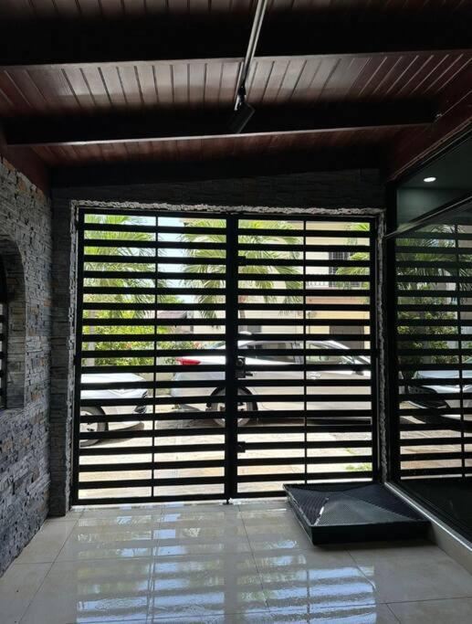The Jewel Apartment Kingston Exterior photo