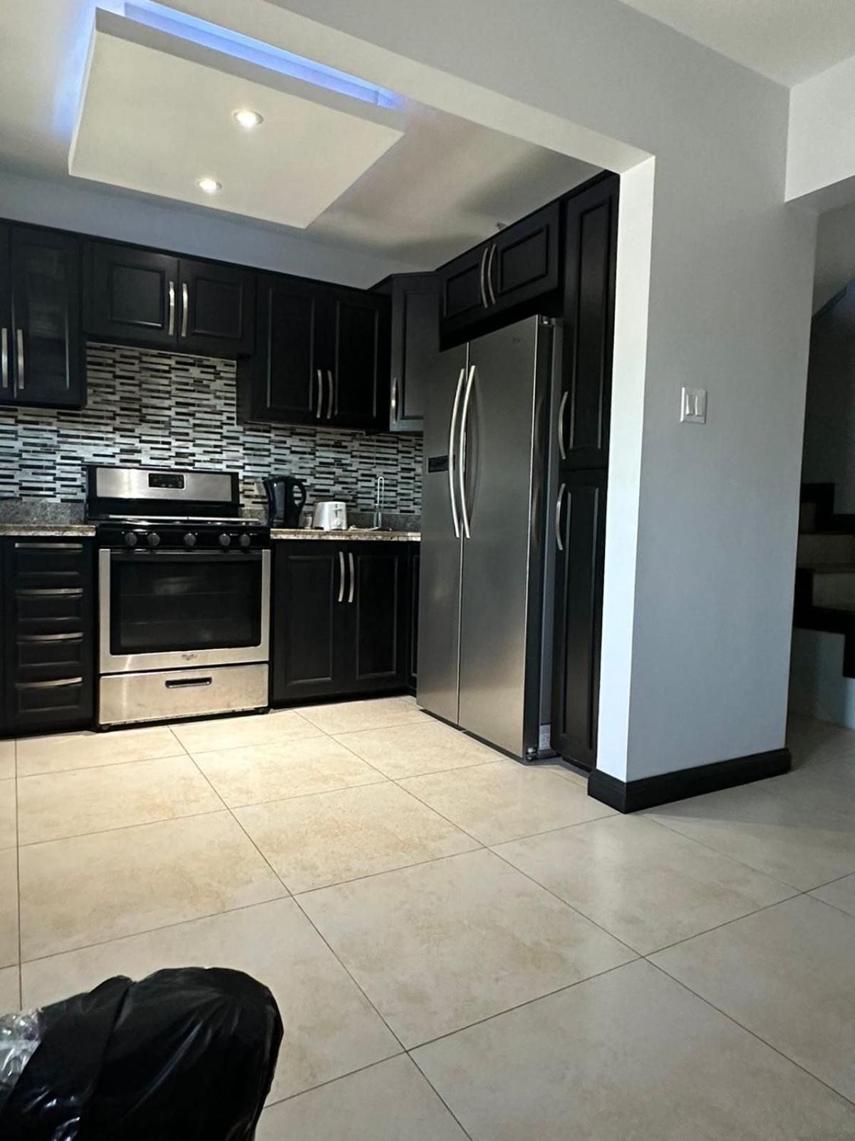 The Jewel Apartment Kingston Exterior photo